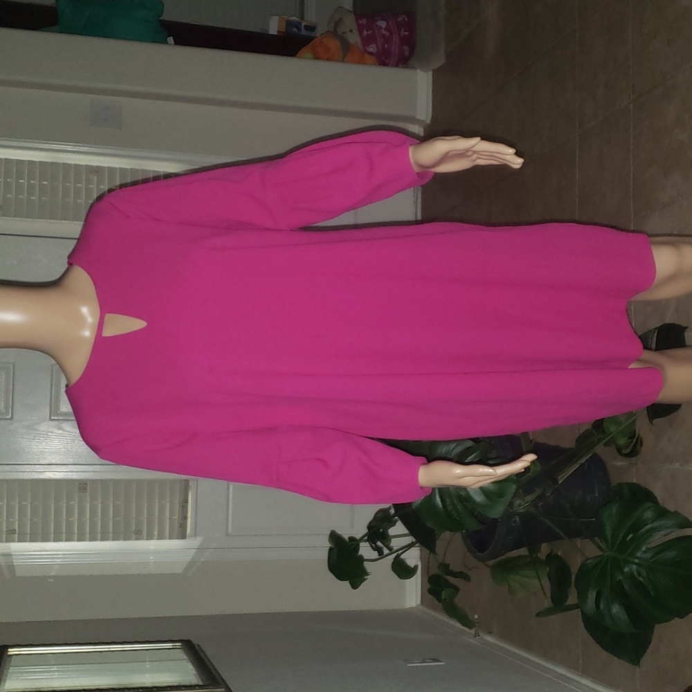 London Times 10 exaggerated sleeves keyhole shift dress